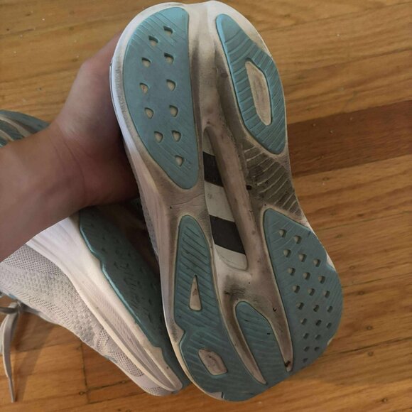 hoka skyward x size 7 - Picture 4 of 4